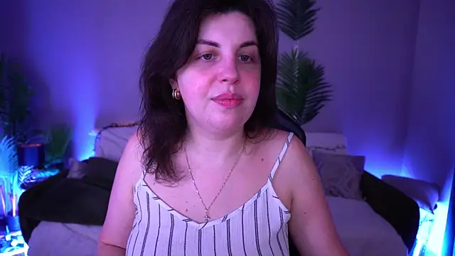 MirandaWong online show from 03-28-26, 06:02