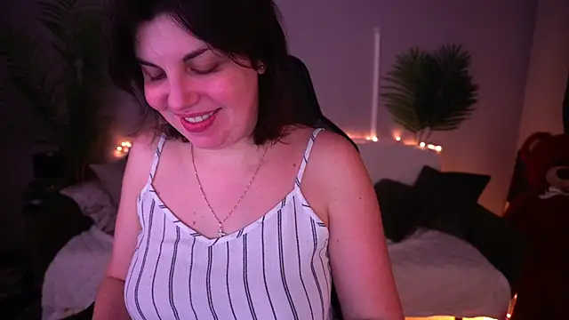 MirandaWong online show from 04-09-26, 05:29