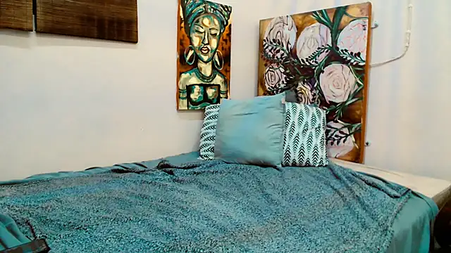 GoldenPussyXOXO online show from 02-18-25, 06:37