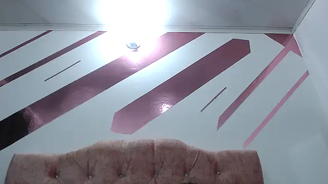 Snapshot of Kitten_Hot_ chatting on 09-27-25, 01:32 Kitten Hot online show from 09-27-25, 01:32