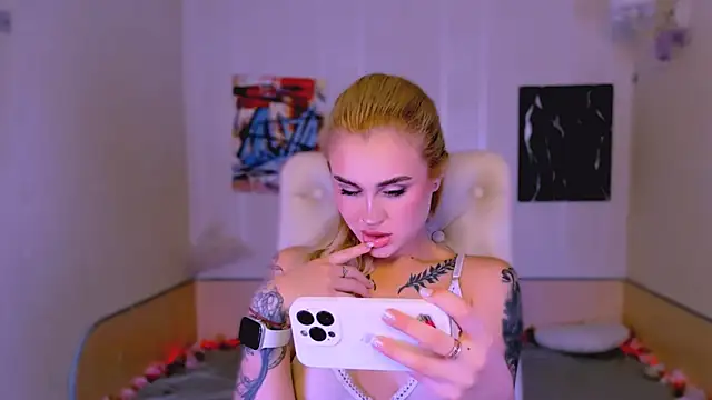  Ravenaa online show from 12-17-25, 02:12