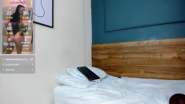 Snapshot of Soe_Lara chatting on 02-08-25, 06:33 Soe Lara online show from 02-08-25, 06:33