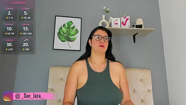 Snapshot of Soe_Lara chatting on 03-17-25, 11:42 Soe Lara online show from 03-17-25, 11:42