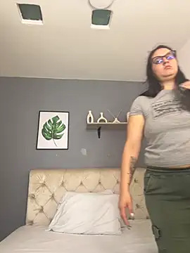 Snapshot of Soe_Lara chatting on 09-09-25, 11:10 Soe Lara online show from 09-09-25, 11:10