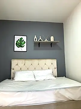 Snapshot of Soe_Lara chatting on 09-19-25, 11:11 Soe Lara online show from 09-19-25, 11:11