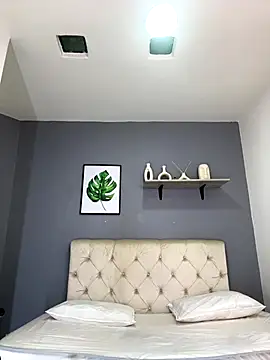 Snapshot of Soe_Lara chatting on 09-20-25, 10:49 Soe Lara online show from 09-20-25, 10:49