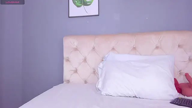 Snapshot of Soe_Lara chatting on 10-01-25, 11:27 Soe Lara online show from 10-01-25, 11:27