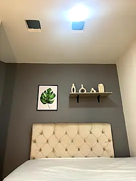 Snapshot of Soe_Lara chatting on 11-20-25, 10:48 Soe Lara online show from 11-20-25, 10:48