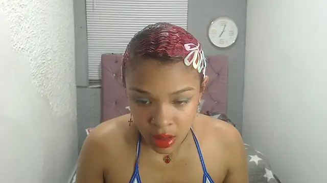 Snapshot of vainillaplaypussy chatting on 01-18-25, 12:13 vainillaplaypussy online show from 01-18-25, 12:13