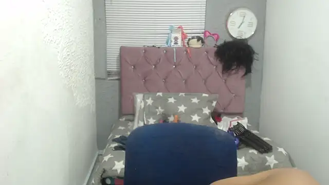 Snapshot of vainillaplaypussy chatting on 01-27-25, 06:20 vainillaplaypussy online show from 01-27-25, 06:20