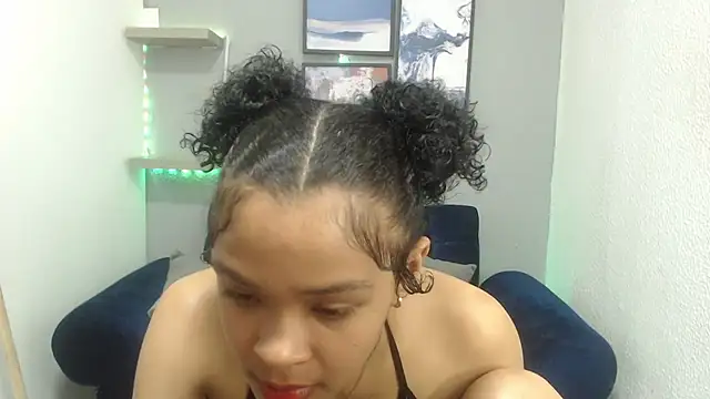 Snapshot of vainillaplaypussy chatting on 09-20-25, 12:55 vainillaplaypussy online show from 09-20-25, 12:55