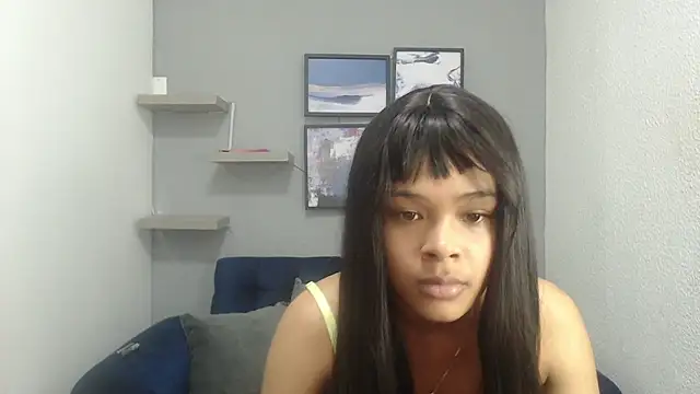 Snapshot of vainillaplaypussy chatting on 09-25-25, 12:42 vainillaplaypussy online show from 09-25-25, 12:42