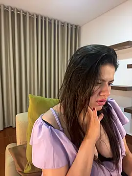 Alice Biel online show from 01-25-25, 04:13