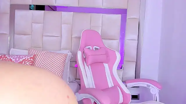 isabella gomez11 online show from 01-16-25, 08:36