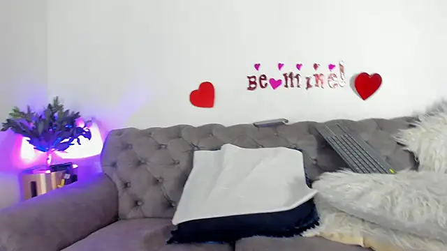 Sofi Vasquez online show from 02-05-25, 01:04