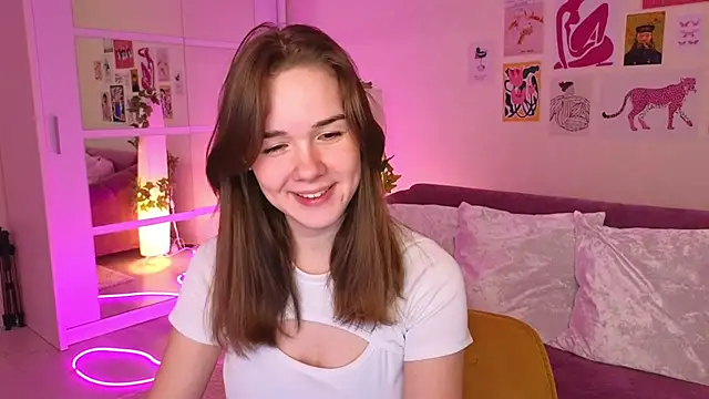 Snapshot of LindaRobertz chatting on 02-26-25, 07:16 LindaRobertz online show from 02-26-25, 07:16