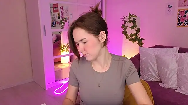 Snapshot of LindaRobertz chatting on 03-22-25, 06:11 LindaRobertz online show from 03-22-25, 06:11