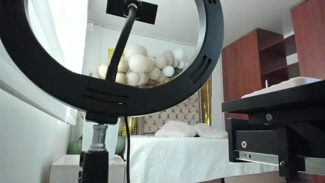 MikemillersX1 online show from 12-18-25, 02:12