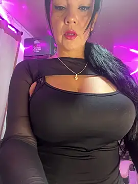 Snapshot of Hot_beauty__ chatting on 09-16-25, 03:40 Hot beauty online show from 09-16-25, 03:40