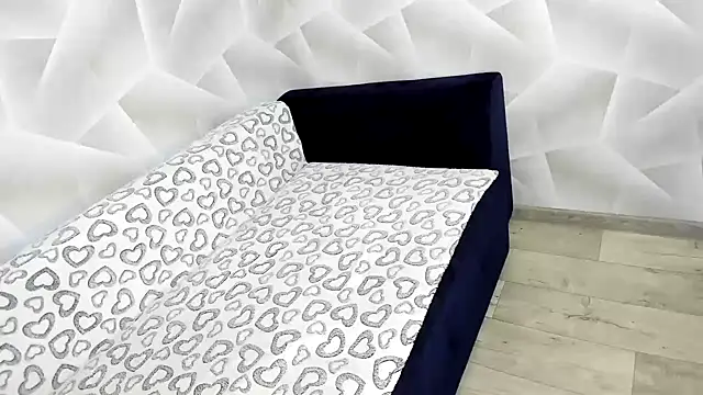Sweet Lanaaaaa online show from 06-28-26, 12:44