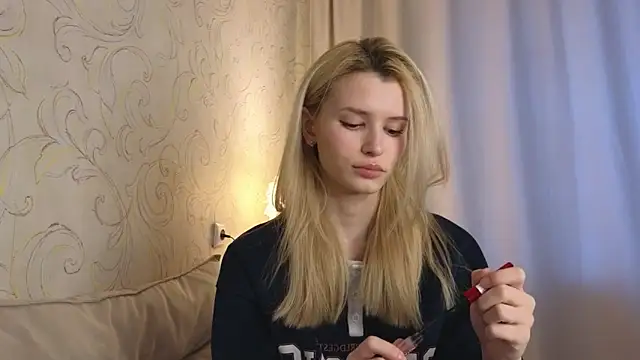 Snapshot of elsa_limerence chatting on 03-06-26, 04:20 elsa limerence online show from 03-06-26, 04:20