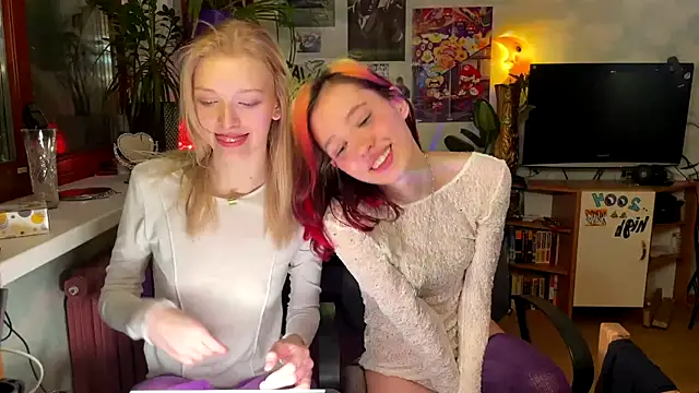 Snapshot of Evvie_Summn1 chatting on 02-11-25, 08:20 Evvie Summn1 online show from 02-11-25, 08:20