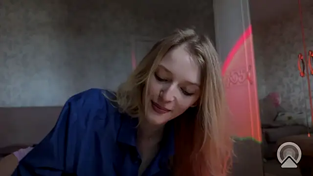 Snapshot of Evvie_Summn1 chatting on 09-16-25, 03:51 Evvie Summn1 online show from 09-16-25, 03:51