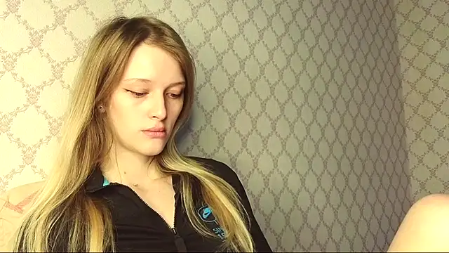 Evvie Summn1 online show from 05-15-26, 02:24