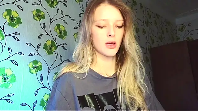 Evvie Summn1 online show from 05-31-26, 03:26