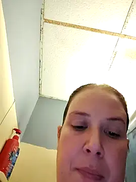 Snapshot of 023Longandjuicy chatting on 12-19-25, 12:06 023Longandjuicy online show from 12-19-25, 12:06