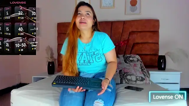 Snapshot of MAHIASMITH13 chatting on 02-15-25, 01:05 MAHIASMITH13 online show from 02-15-25, 01:05