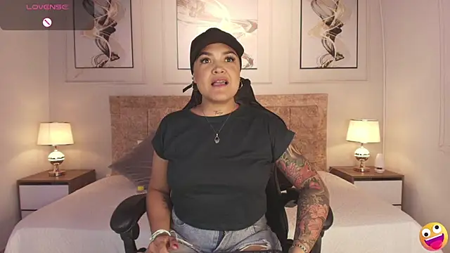 lyn adamns online show from 01-14-25, 07:43