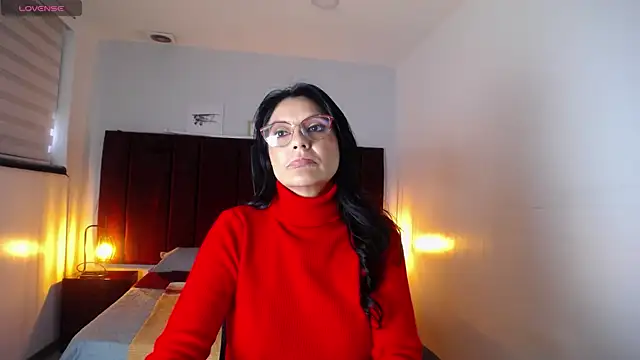 Snapshot of Zuzana21 chatting on 12-31-24, 04:25 Zuzana21 online show from 12-31-24, 04:25