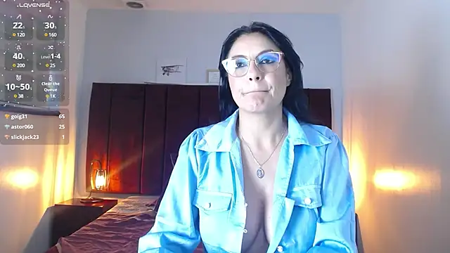 Snapshot of Zuzana21 chatting on 01-13-25, 03:58 Zuzana21 online show from 01-13-25, 03:58