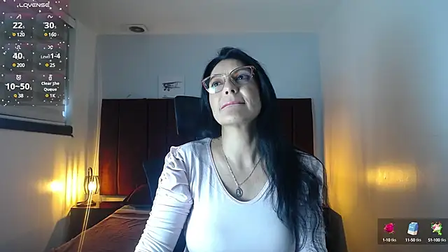 Snapshot of Zuzana21 chatting on 01-16-25, 12:53 Zuzana21 online show from 01-16-25, 12:53