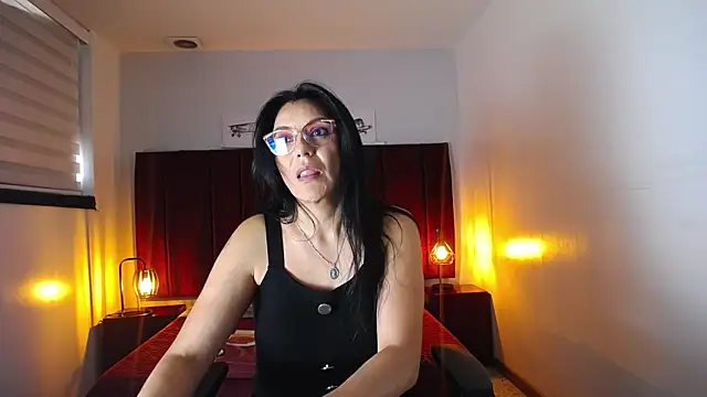 Snapshot of Zuzana21 chatting on 01-27-25, 04:11 Zuzana21 online show from 01-27-25, 04:11