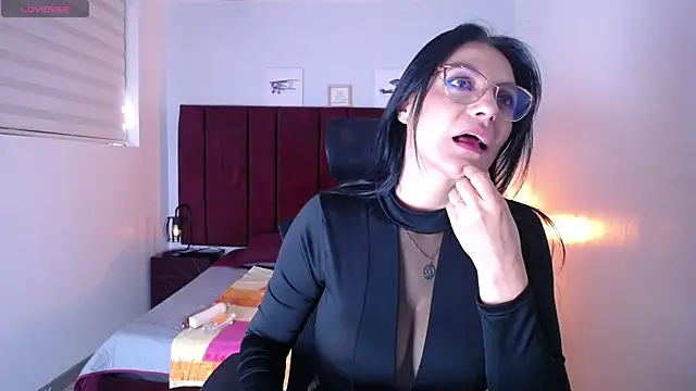 Snapshot of Zuzana21 chatting on 03-01-25, 01:07 Zuzana21 online show from 03-01-25, 01:07