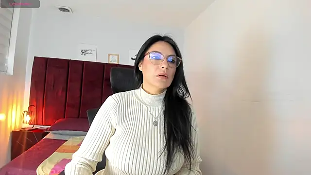 Snapshot of Zuzana21 chatting on 03-10-25, 12:59 Zuzana21 online show from 03-10-25, 12:59