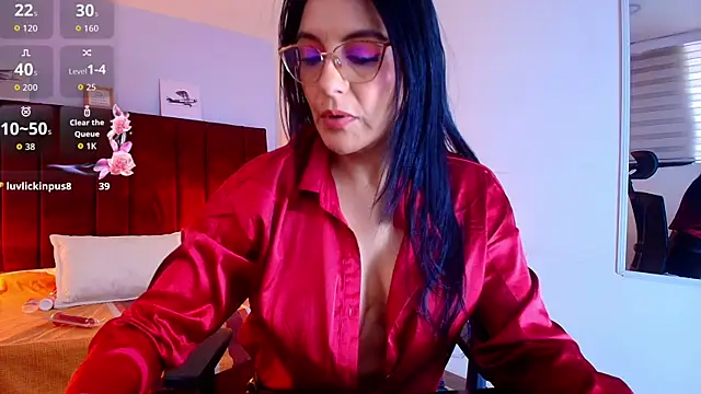 Snapshot of Zuzana21 chatting on 09-16-25, 01:23 Zuzana21 online show from 09-16-25, 01:23