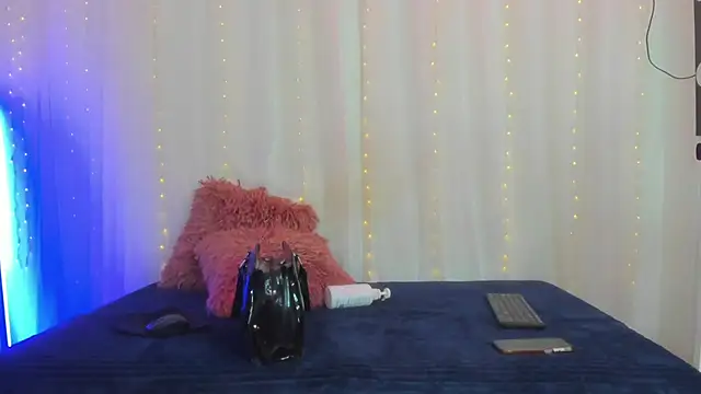 Itsme Daniela online show from 12-14-24, 02:53