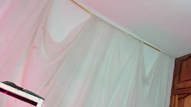 Itsme Daniela online show from 04-18-26, 01:59