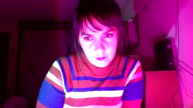 Snapshot of Tiramisu89 chatting on 12-23-25, 05:27 Tiramisu89 online show from 12-23-25, 05:27