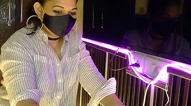 Snapshot of fabdemira chatting on 01-21-25, 01:39 fabdemira online show from 01-21-25, 01:39