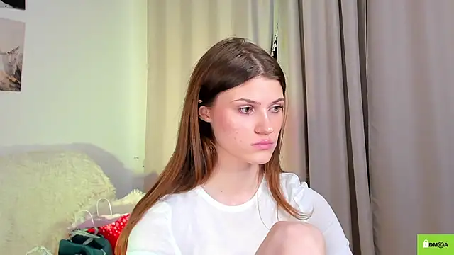 Snapshot of Hello_Vivienne chatting on 12-13-24, 08:58 Hello Vivienne online show from 12-13-24, 08:58