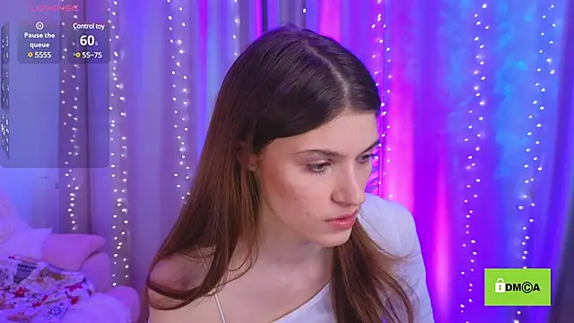 Snapshot of Hello_Vivienne chatting on 01-22-25, 12:17 Hello Vivienne online show from 01-22-25, 12:17