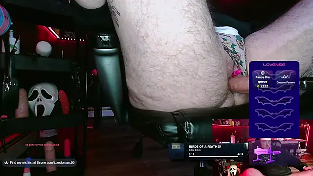 tuxedomasc 95 online show from 10-04-25, 10:52