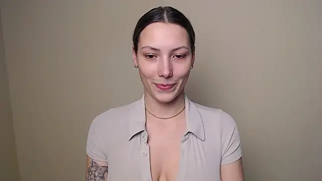 Snapshot of VanessaMay_ chatting on 01-14-26, 05:29 VanessaMay online show from 01-14-26, 05:29