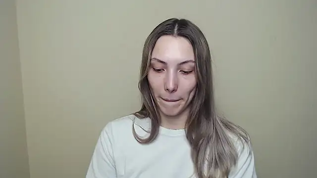 Snapshot of VanessaMay_ chatting on 02-11-26, 04:45 VanessaMay online show from 02-11-26, 04:45