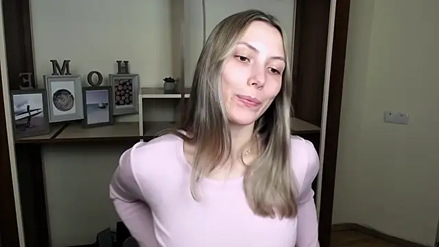 Snapshot of VanessaMay_ chatting on 03-10-26, 06:24 VanessaMay online show from 03-10-26, 06:24