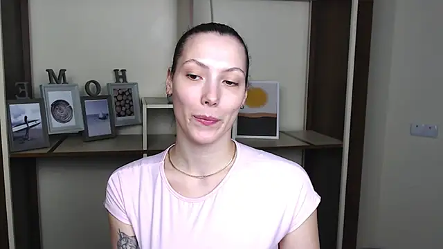 Snapshot of VanessaMay_ chatting on 03-21-26, 01:48 VanessaMay online show from 03-21-26, 01:48